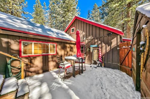 1128 Craig Ave, South Lake Tahoe CA  96150-8146 exterior