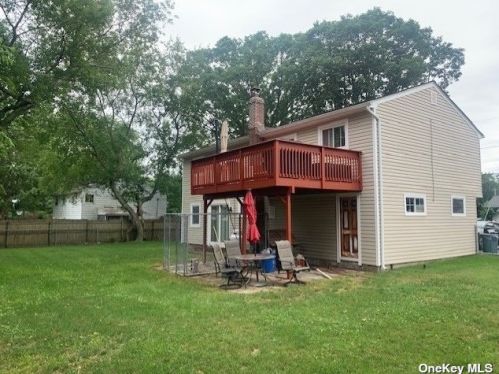 93 34th St, Wheatley Heights NY  11798-2602 exterior