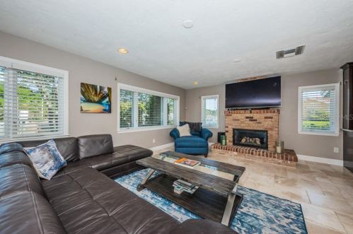 1999 Illinois Ave, Saint Petersburg FL  33703-3421 exterior