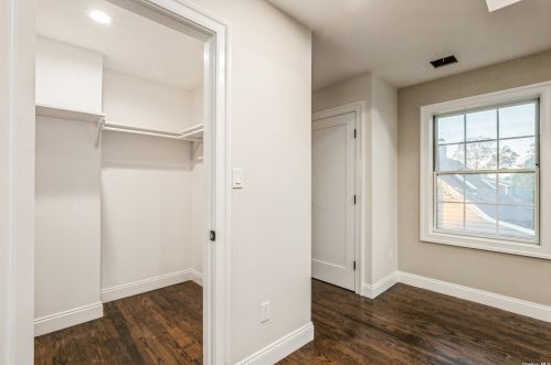 57 Bobwhite Ln, Hicksville NY  11801-4520 exterior