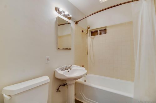 1917 California St, San Diego CA 92110-2113 exterior