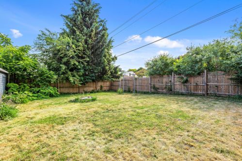 1142 8 Ave, West Bend WI 53090-1802 exterior