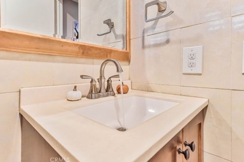 26316 Plata Ln, Calabasas CA  91302-2611 exterior