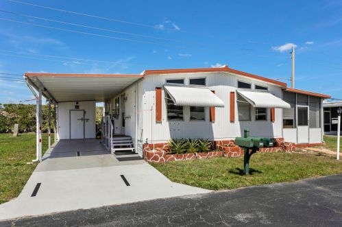 56006 Amparo Bay, Boynton Beach, FL 33436-1902