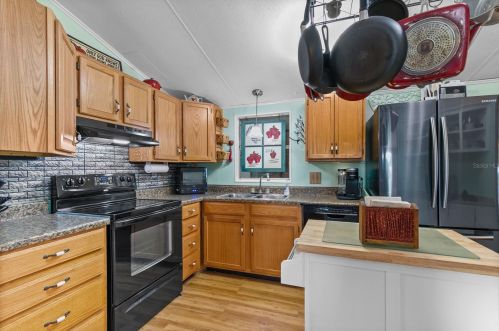 1525 Pleasant St, Tavares FL  32778-4001 exterior