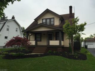 5176 Oakmont Dr, Cleveland, OH 44124-2721