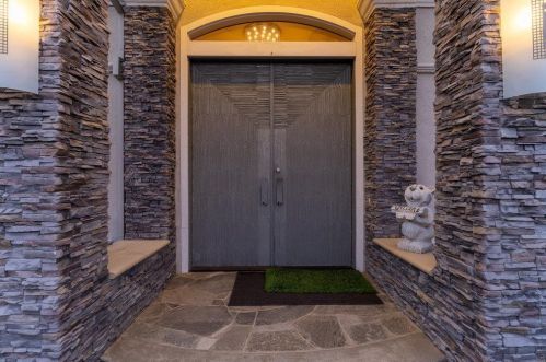 8451 Goldenrod Cir, Gilroy, CA 95020-3100
