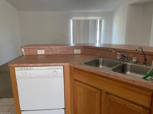 801 6th Ave, Cape Coral, FL 33909-2065