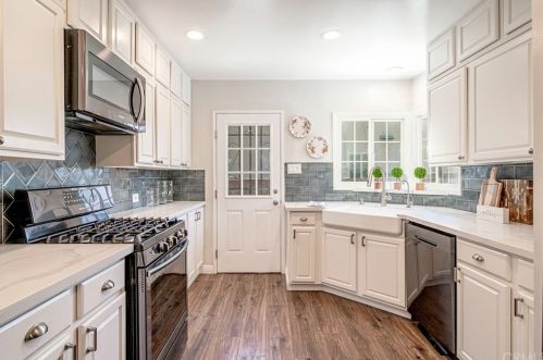 2425 Zandia Ave, Long Beach, CA 90815-1845