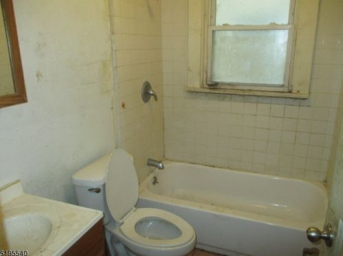 277 Amherst St, East Orange, NJ 07018-2506