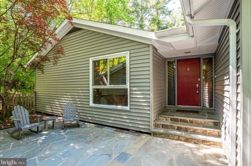 11233 Leatherwood Dr, Herndon, VA 20191-4618
