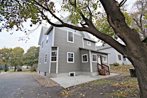 1032 5th St, Faribault, MN 55021-4706
