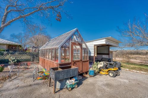 1107 Sandstone St, Sunrise Beach TX  78643-2426 exterior