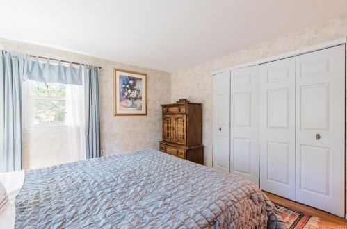 10 Lee Dr, Lyme CT  06371-2111 exterior