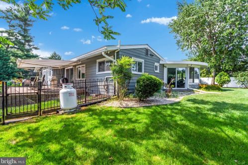 1014 Thomas Ave, Riverton NJ  08077-2321 exterior