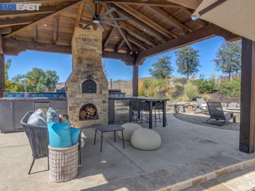 1080 Victorine Rd, Livermore CA  94551-6635 exterior