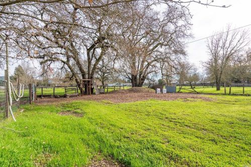 6530 Old Redwood Hwy, Santa Rosa CA  95403-1480 exterior