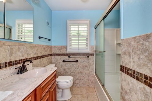 2704 Oak Rd, Deland FL  32720-2024 exterior