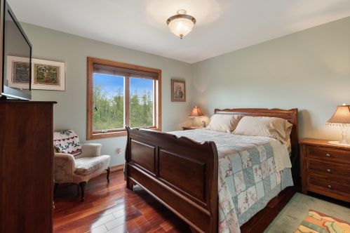 1016 Wallace Lake Rd, West Bend WI  53090-8943 exterior