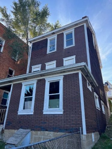 462 Hays Ave, Pittsburgh, PA 15210-2206
