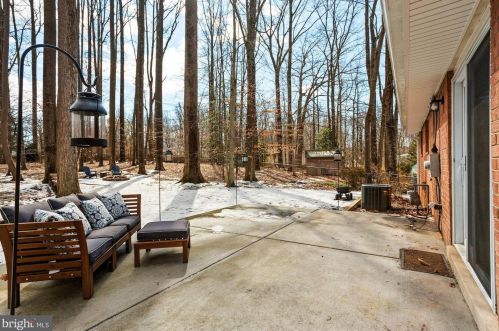 5637 Bellington Ave, Springfield VA  22151-2702 exterior