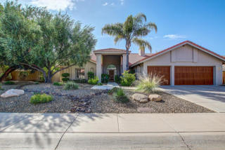 10085 Bloomfield Rd, Scottsdale, AZ 85260-5157
