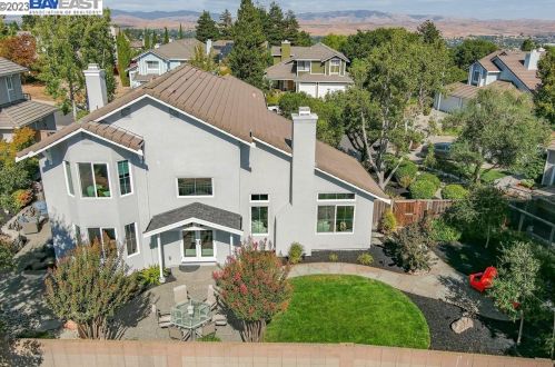 7336 Las Palmas Way, Pleasanton CA  94568-2775 exterior