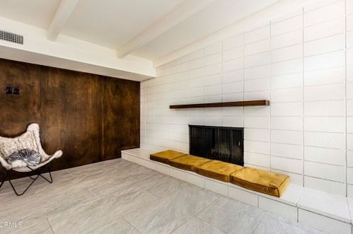 1815 Ridgewood Dr, Bakersfield CA 93306-3831 exterior