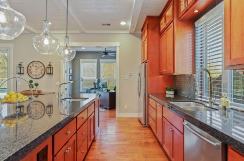 10817 Goldsborough Cir, Valley Home CA 95361-7649 exterior