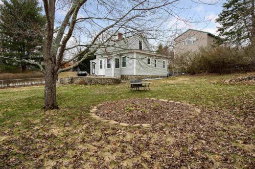 4 Hill St, Salem NH  03079-2538 exterior