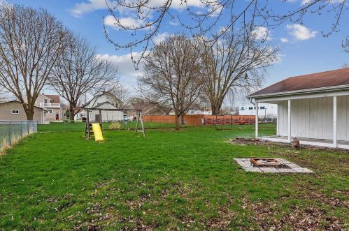 625 School Ct, Menasha, WI 54952-2285