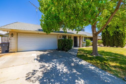 28 Clover St, Woodland CA  95695-3108 exterior