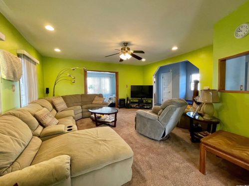 16031 99th St, Jamaica, NY 11414-3818