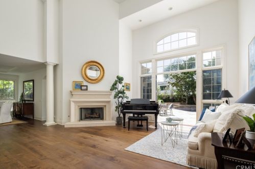 1927 Santiago Dr, Newport Beach, CA 92660-3834
