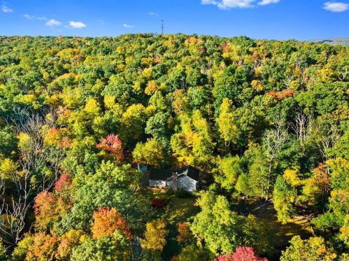 21 Scovil Road Ext, Higganum, CT 06441-4270