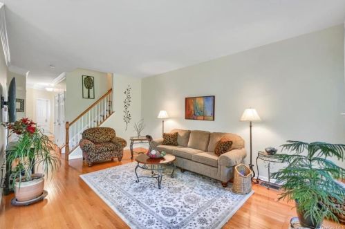 1023 Dutcher Dr, Fishkill NY  12524-4905 exterior