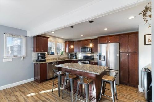 3 Griswold Ct, United States Coast Guard Ac CT  06320-5209 exterior