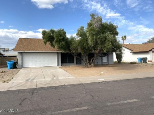 4036 Michelle Dr, Glendale, AZ 85308-2612