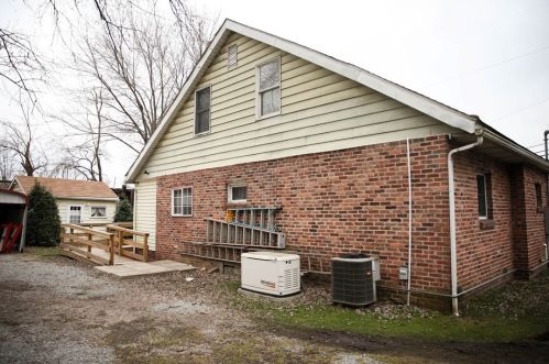 120 Narrows Rd, South Connellsville, PA 15425-6144