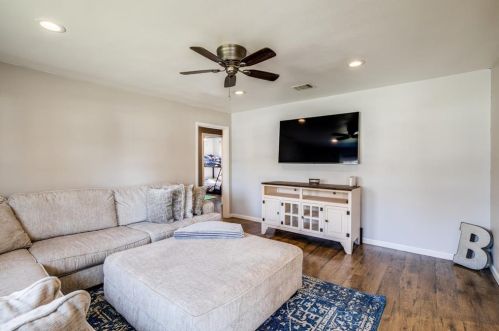 1003 Poindexter Ave, Cleburne TX 76033-4358 exterior