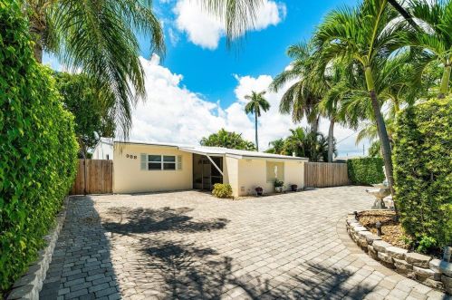 988 Old Boynton Rd, Boynton Beach, FL 33426-3513