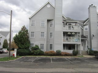 66 Quartz Ln, Paterson, NJ 07501-3347