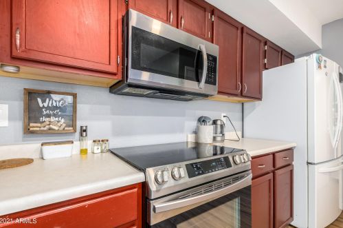 501 Sunrise Dr, Gilbert AZ  85233-6732 exterior