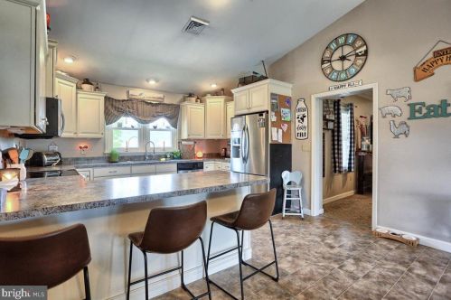 102 Allegheny Ln, Carlisle PA  17013-9103 exterior