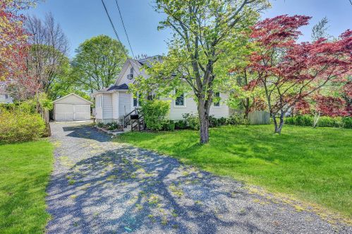 360 Beecroft Pl, Oakhurst NJ  07755-1228 exterior