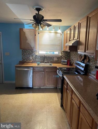 325 Nimitz Rd, Dover DE  19901-6636 exterior