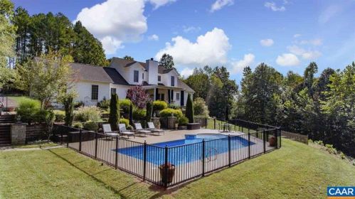 6 Queen Annes Ct, Bybee, VA 22963-2065