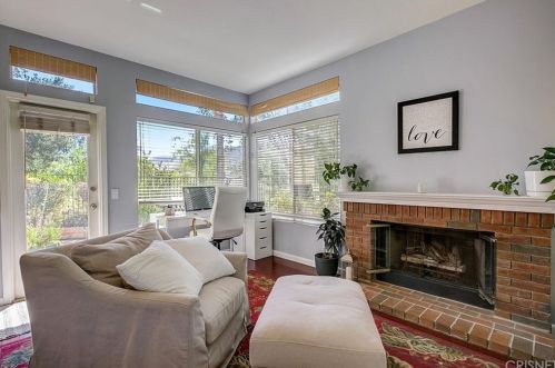 136 Valero Cir, Calabasas CA  91377-5551 exterior