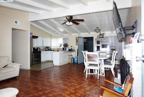 27427 Patrick Ave, Hayward, CA 94544-4409