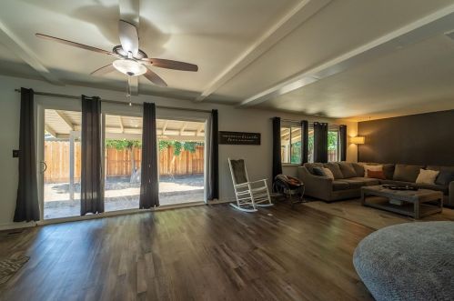 1324 Lorry Ave, Modesto, CA 95355-3757